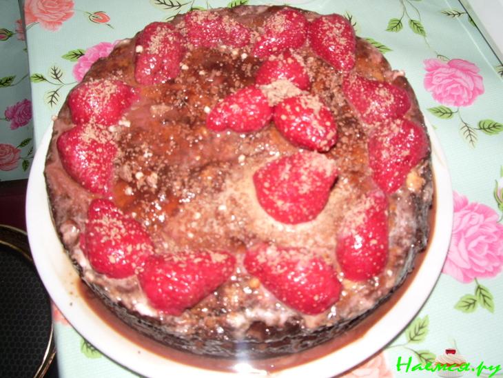 Тортик с шоколадом и клубничкой