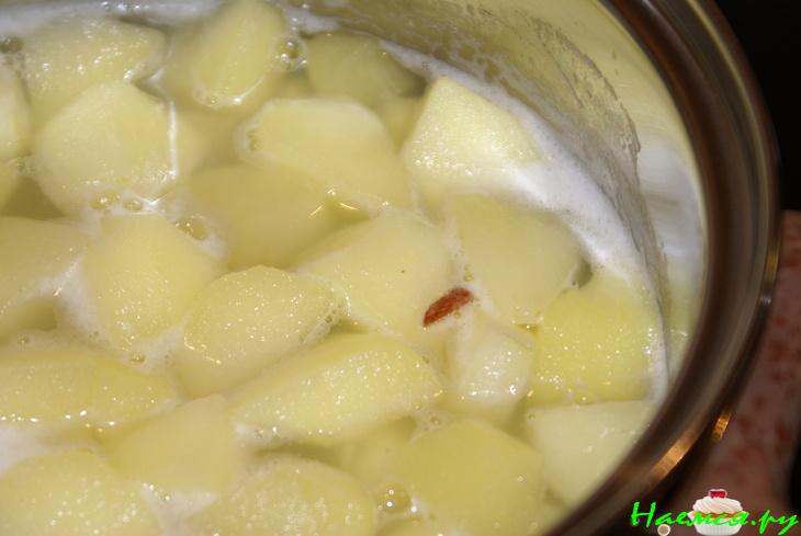 Яблочно-имбирный суп на курином бульоне