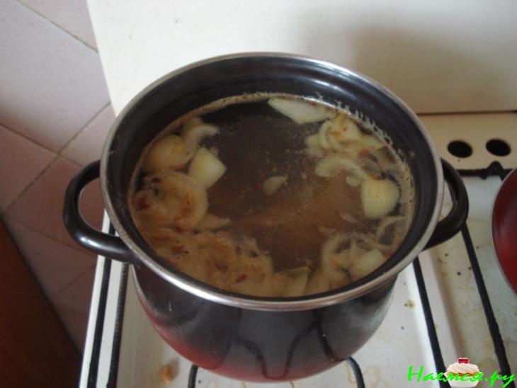 Отварная Говядина с картофелем в соусе "Chili"