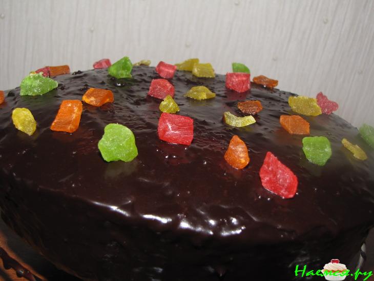 Шоколадный тортик с клюковкой, приготовленный в СВЧ