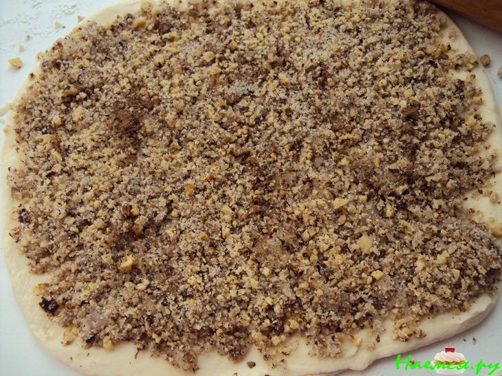 Пирог с курагой, маком и орехами по мотивом братиславского рулета