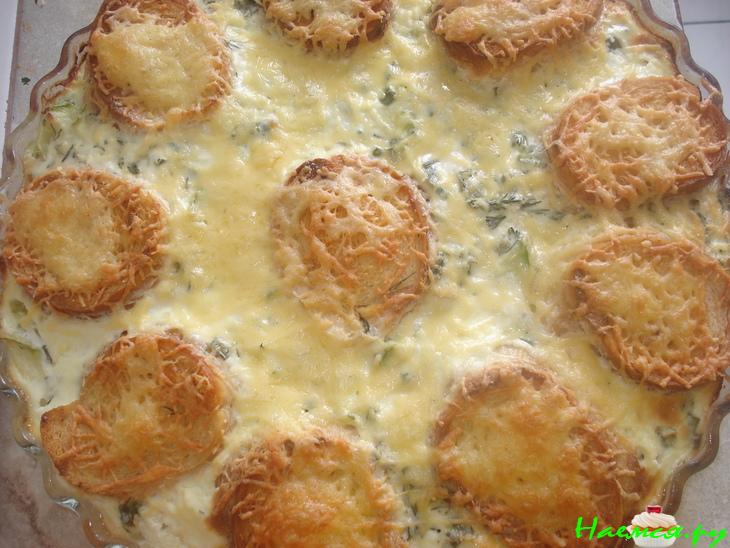 Летний тарт из кабачков с чесночными гренками