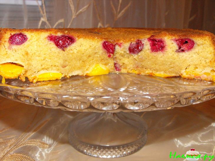Перевертыш с вишней и персиками