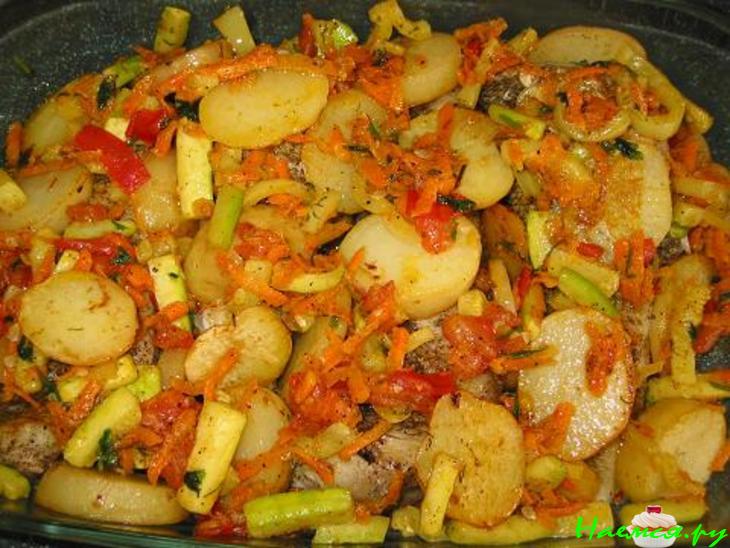 Рыбка в духовке с обжаренными овощами