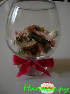 Салат «Аристократ» с ветчиной и зеленой фасолью Салат «Аристократ» с ветчиной и зеленой фасолью