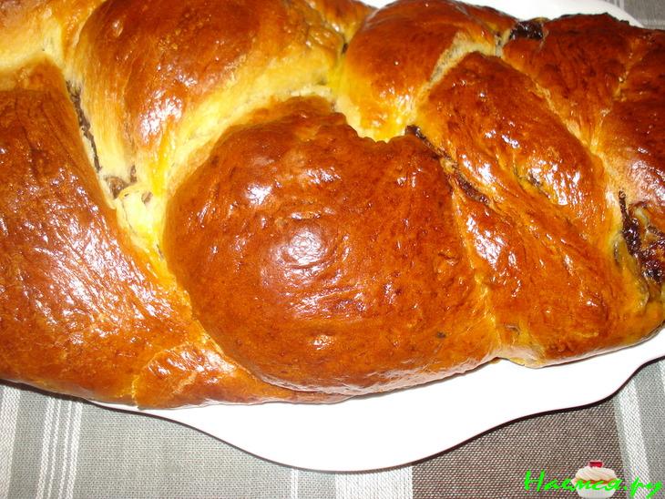 Сдобная хала со сливово-ореховой начинкой Сдобная хала со сливово-ореховой начинкой