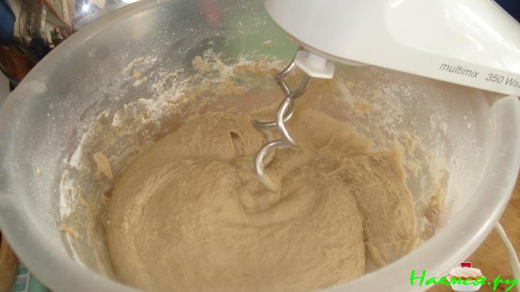 Рулет "Ореховый", ржаной и с глазурью