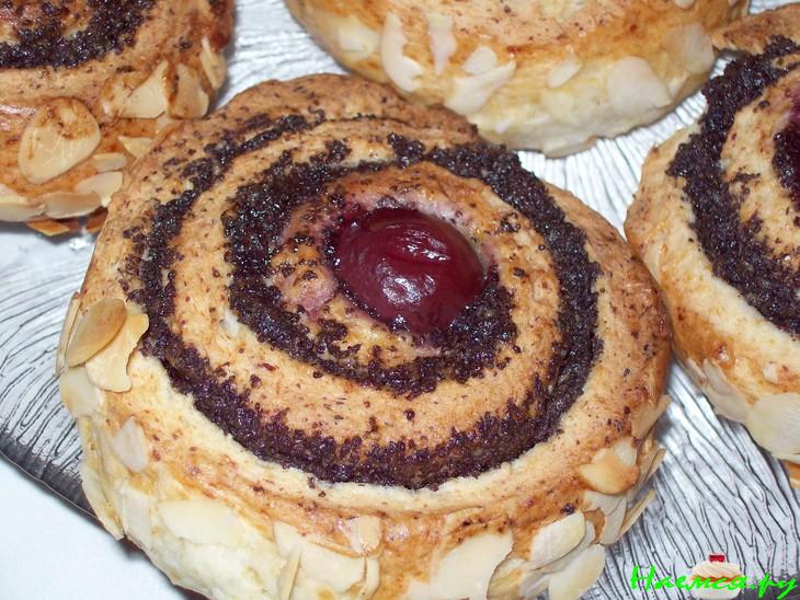 Булочки из творожного теста с маковой начинкой Булочки из творожного теста с маковой начинкой