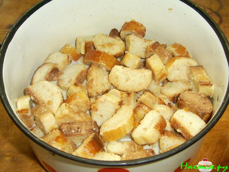 Запеканка из яблок и сухарей