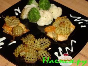 Куриная грудка, запеченная с овощным гарниром