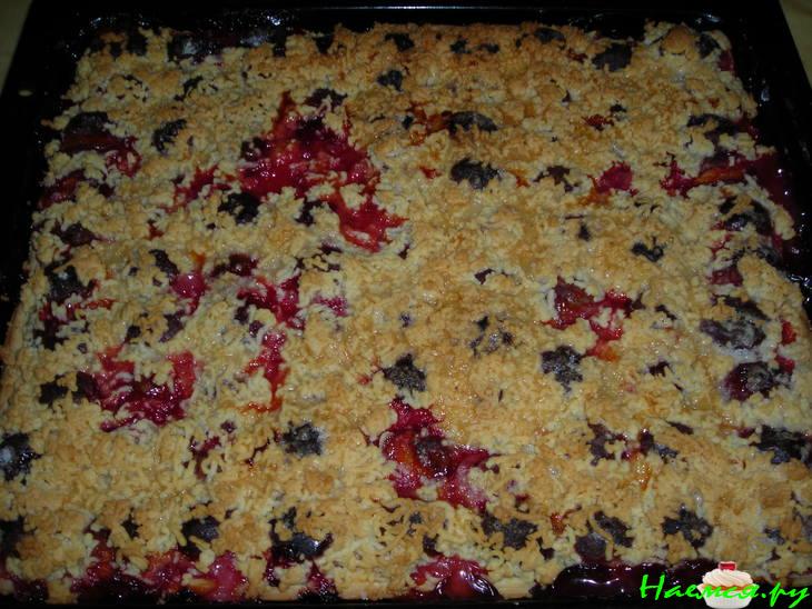 Сливовый пирог из дрожжевого теста