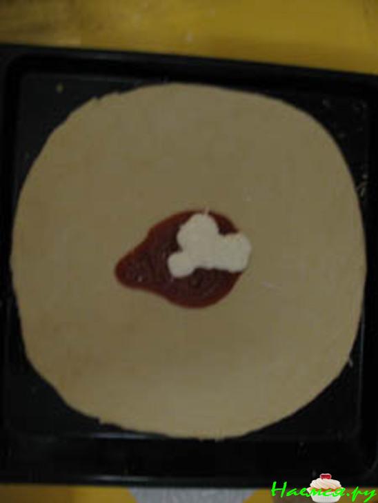 Пицца на сметане и молоке "по-домашнему"