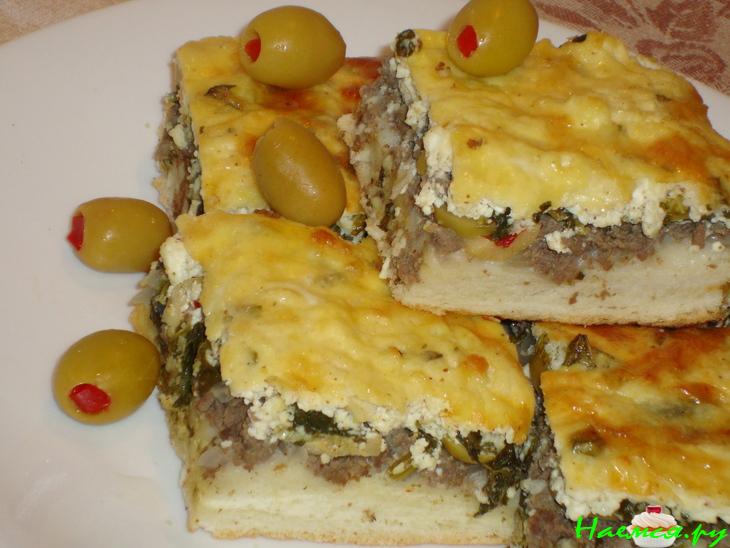Пирог с фаршем, шпинатом и творогом