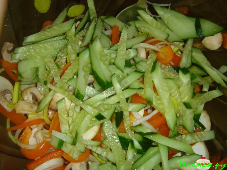 Салат постный с сырыми шампиньончиками