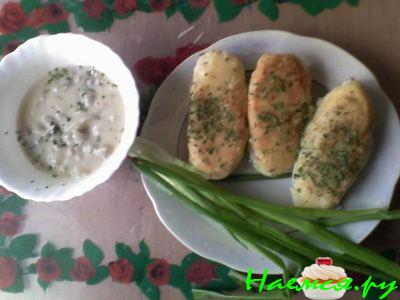 Картофельные котлеты с грибным соусом