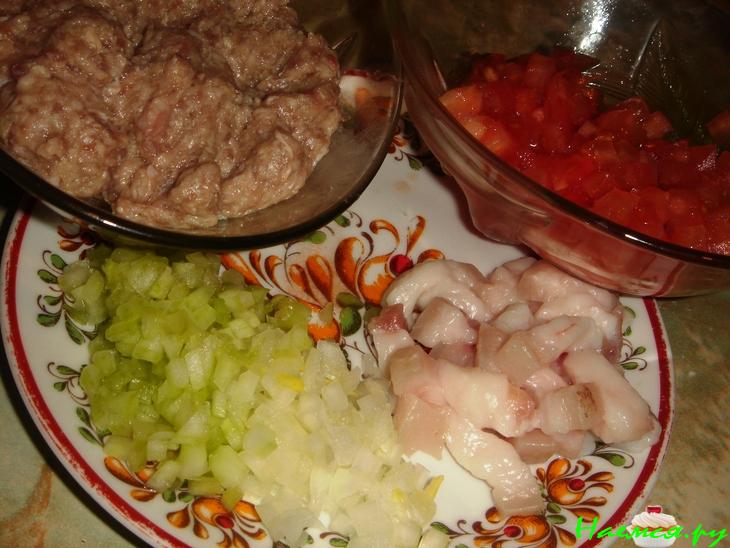 Пенне с мясным соусом и яйцом "Пашот"