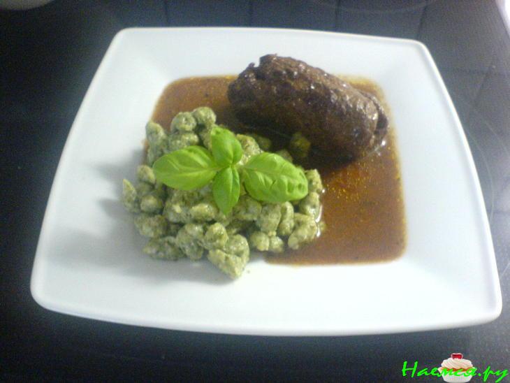 Говяжьи рулетики со шпиком