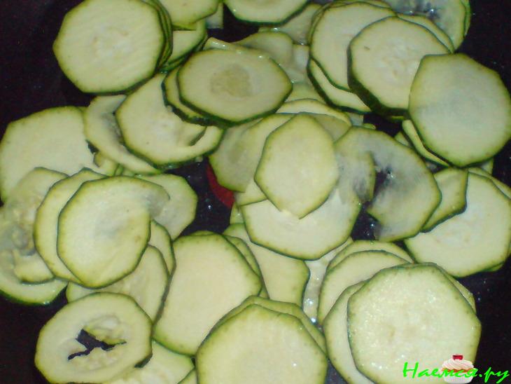 Салат из цуккини и помидорок Салат из цуккини и помидорок