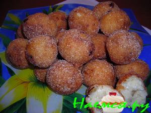 Творожные шарики с изюмом Творожные шарики с изюмом