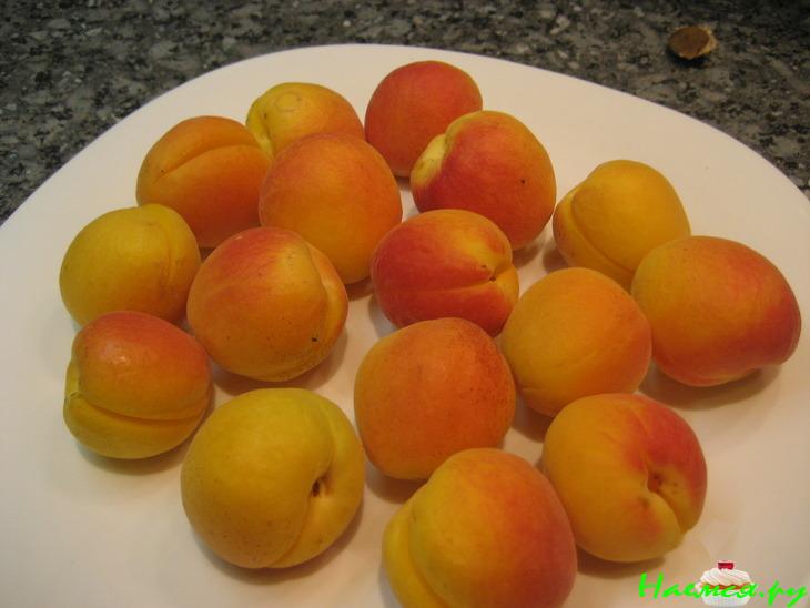 Булочки с фаршированными абрикосами Булочки с фаршированными абрикосами