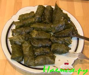 Долма в маринованных виноградных листьях Долма в маринованных виноградных листьях