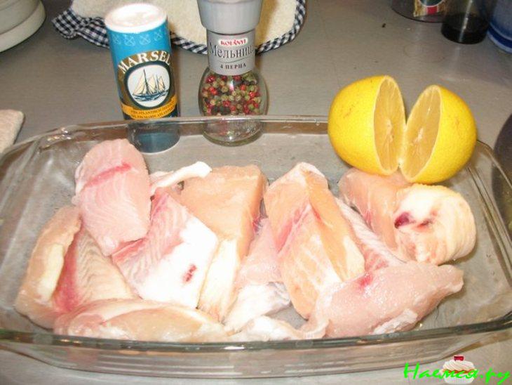 Морской язык под майонезом с лимоном