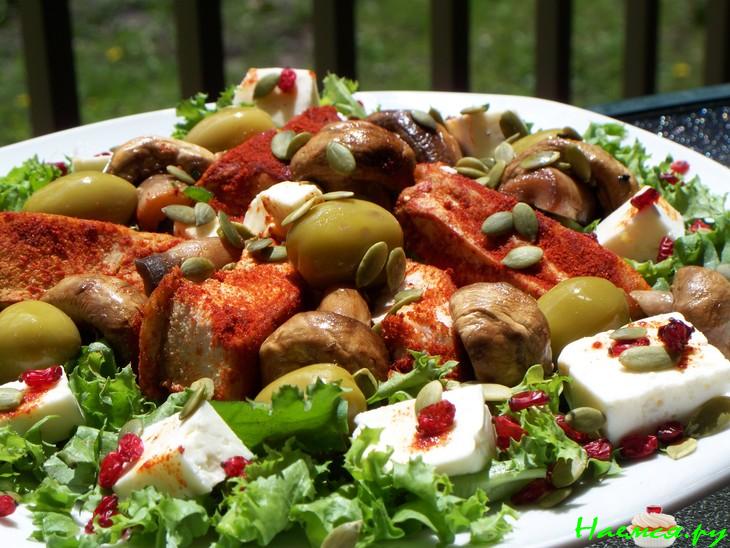 Салат из куриных грудок