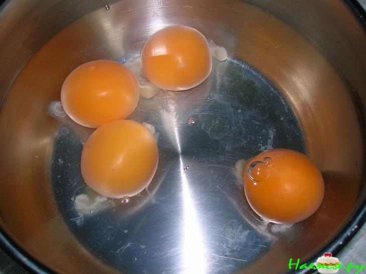 Запеченные яйца с беконом-карри Запеченные яйца с беконом-карри