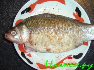 Карп тушеный с виноградом