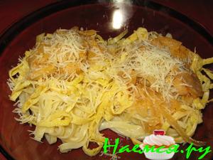 Гнёзда из макарон с грибами и омлетом