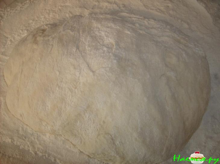 Мини-кулебяки с индейкой и тушенной капустой