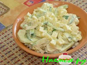 Салат сырный со свежими огурцами