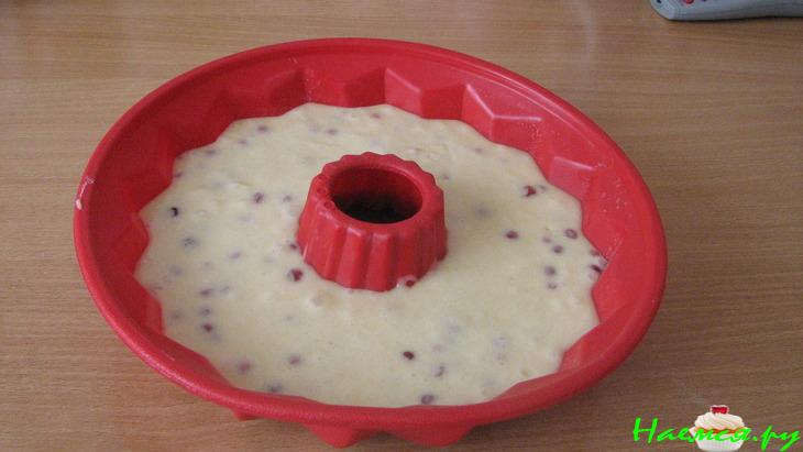 Кекс с брусникой