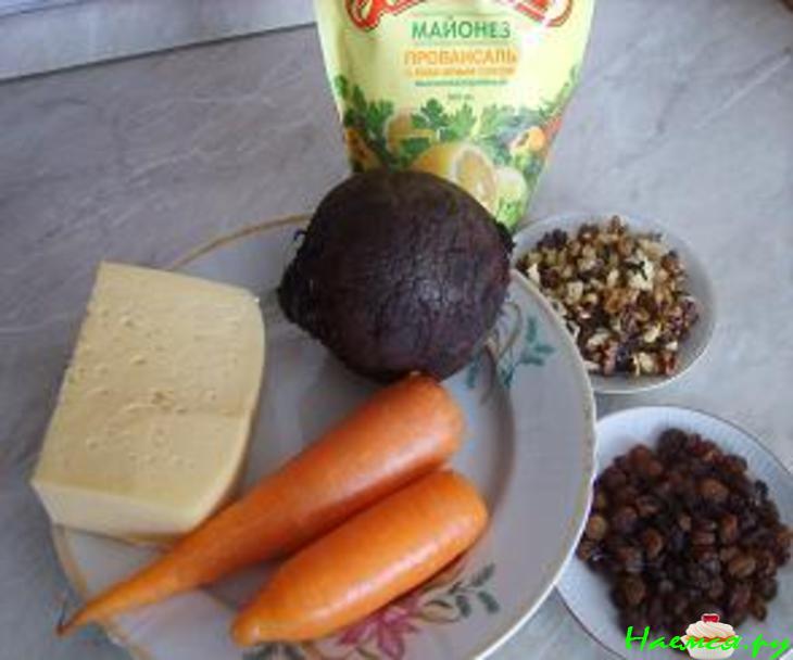 Салат "Любовница" со свеклой и сыром Салат "Любовница" со свеклой и сыром