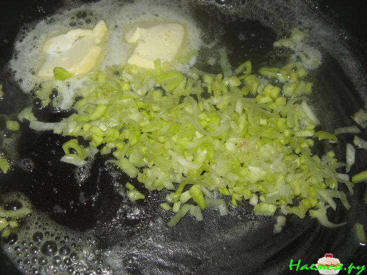 Рыбный рулет-суфле с перечно-грибной начинкой Рыбный рулет-суфле с перечно-грибной начинкой