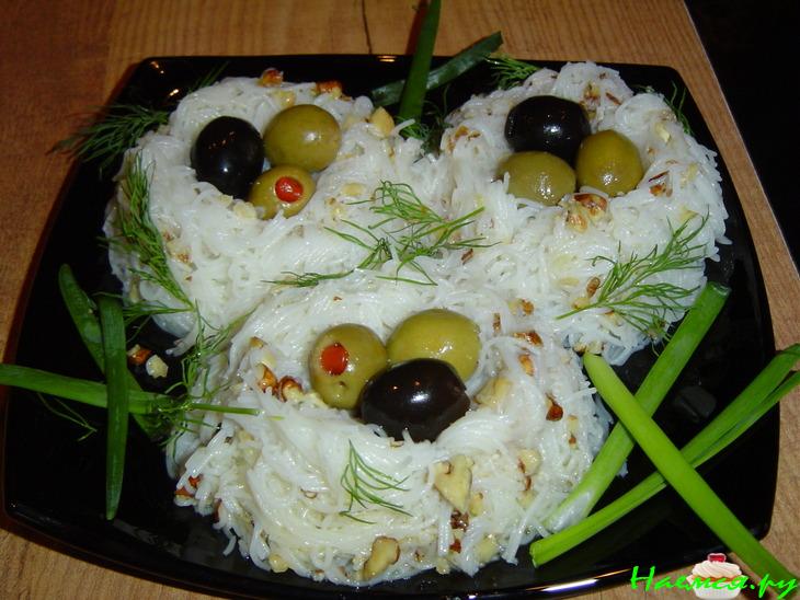 Гнезда из рисовой вермишели Гнезда из рисовой вермишели