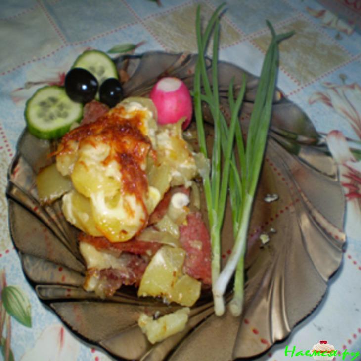 Печеная картошечка с салями Печеная картошечка с салями