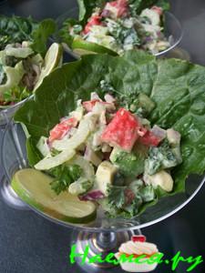 Салат с крабовым мясом в горчично-йогуртовой заправке Салат с крабовым мясом в горчично-йогуртовой заправке