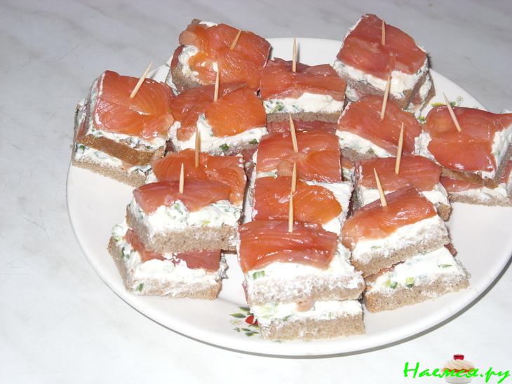 Закуска из брынзы и форели