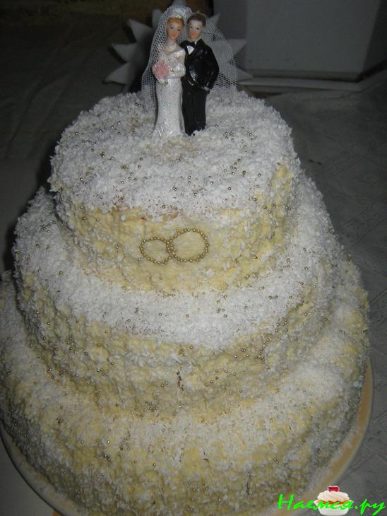 Свадебный торт с заварным кремом