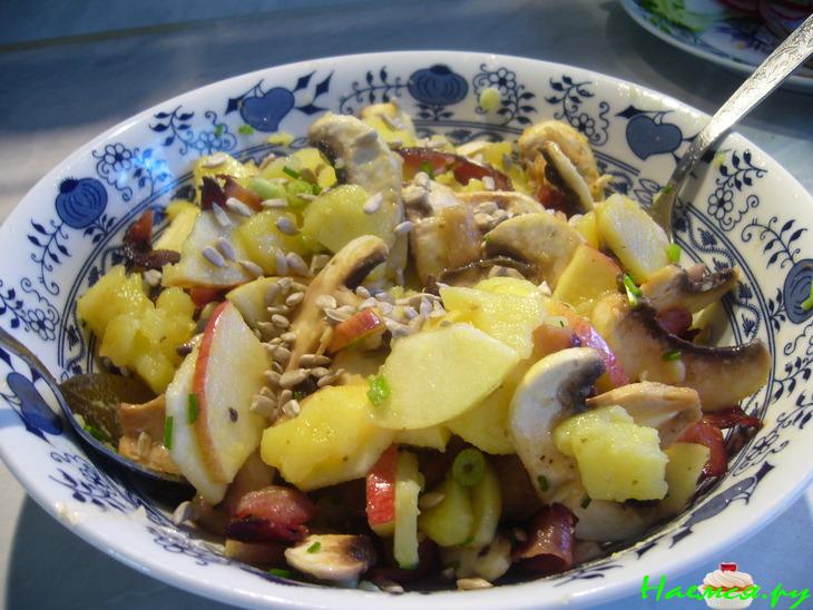Картофельный салат с шампиньонами и ветчиной Картофельный салат с шампиньонами и ветчиной