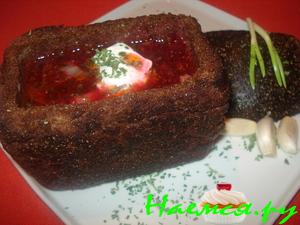 Борщ в буханке бородинского хлеба