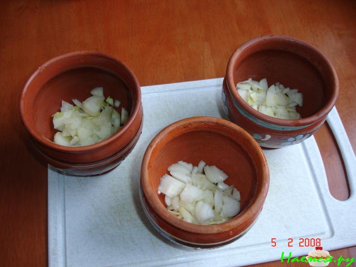 Мясо по-купечески в горшочке