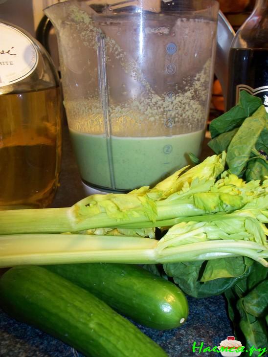 Холодный огуречный суп за 5 минут Холодный огуречный суп за 5 минут