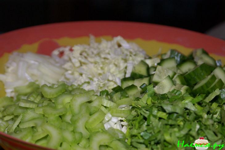 Салат "Зелёный" с орехами