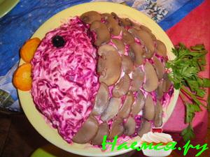 Украшение салата «Сельдь под шубой» Украшение салата «Сельдь под шубой»