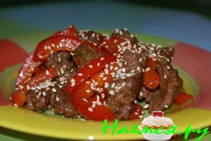 Телятина с семечками кунжута