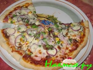 Пицца мясная и соус для пиццы