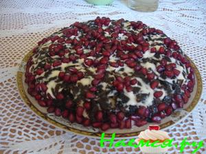 Салат "Шапка Мономаха" с орехом, черносливом и гранатом Салат "Шапка Мономаха" с орехом, черносливом и гранатом