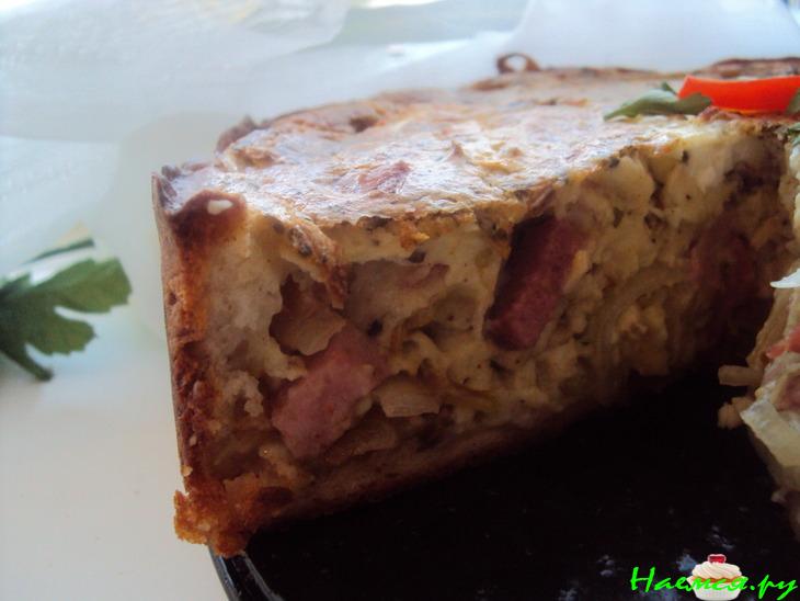 Эльзасский пирог с луком и ветчиной
